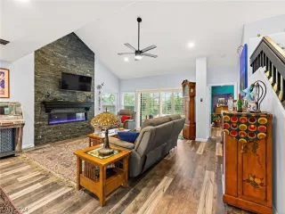 Photo #4: 2553595 Listing