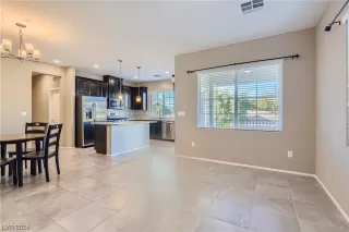 Photo #4: 2553600 Listing