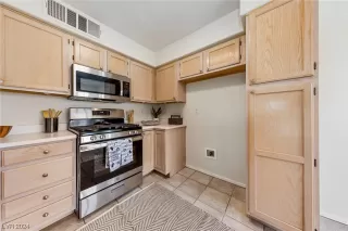 Photo #3: 2553617 Listing