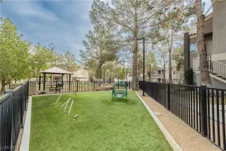 Photo #2: 2553627 Listing