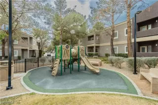 Photo #3: 2553627 Listing