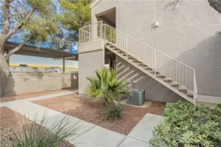 Photo #5: 2553627 Listing