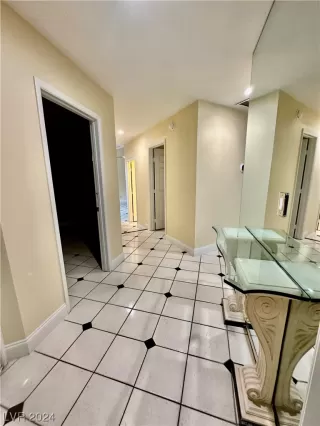 Photo #4: 2553650 Listing