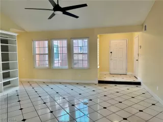 Photo #5: 2553650 Listing