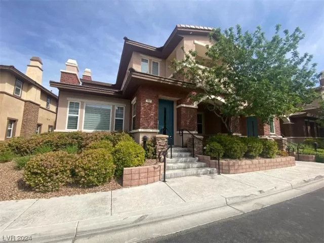 MLS: 2553653 Condo For Sale