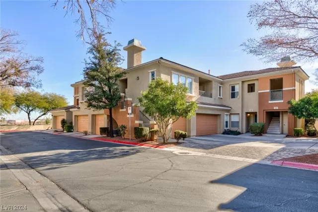 MLS: 2553671 Condo For Sale