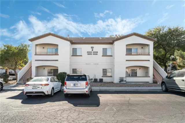 MLS: 2553696 Condo For Sale