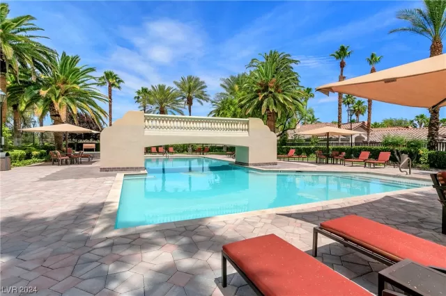 MLS: 2553712 Condo For Sale