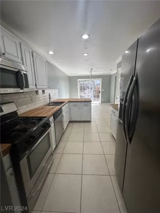 Photo #5: 2553727 Listing 