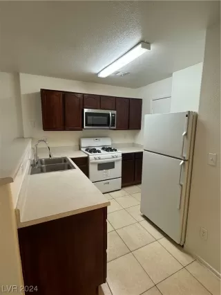 Photo #3: 2553751 Listing 