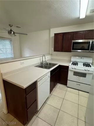 Photo #4: 2553751 Listing 