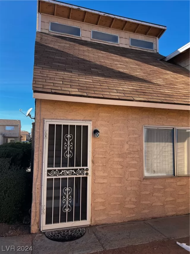 MLS: 2553778 Condo For Sale