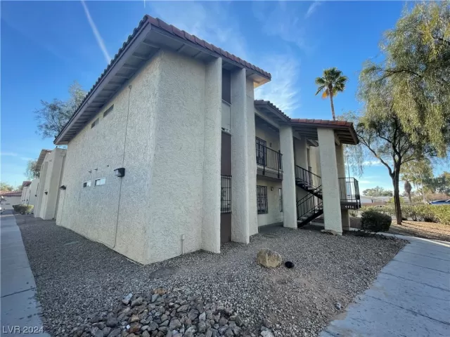 MLS: 2553790 Condo For Sale