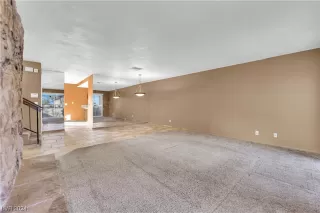 Photo #4: 2553827 Listing