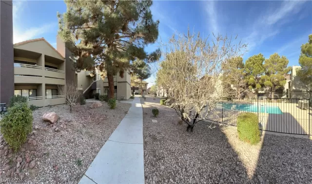 MLS: 2553884 Condo For Sale