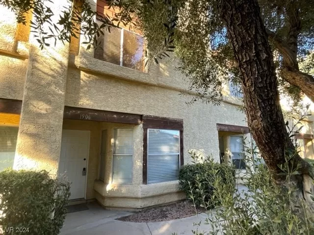 MLS: 2553902 Condo For Sale