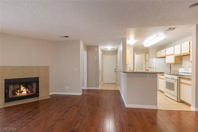 MLS: 2553913 Condo For Sale