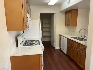 Photo #5: 2553930 Listing 