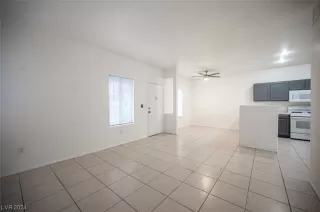 Photo #5: 2553958 Listing