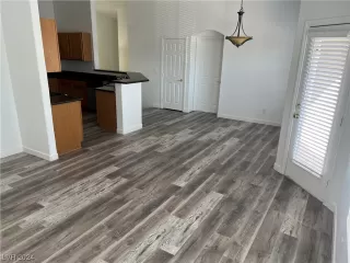 Photo #1: 2553961 Listing