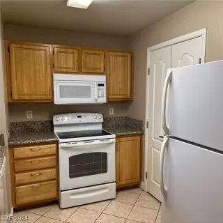 Photo #5: 2553980 Listing 