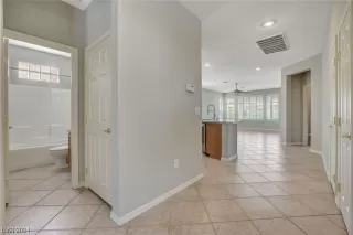 Photo #5: 2553985 Listing