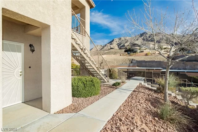 MLS: 2553988 Condo For Sale
