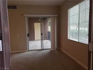 Photo #5: 2553989 Listing