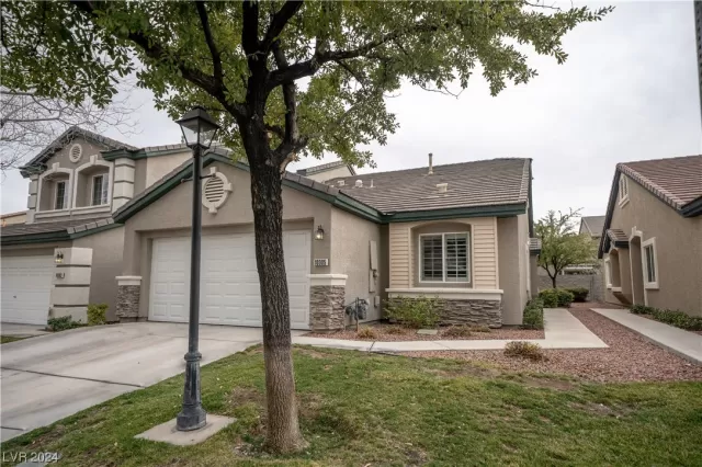 MLS: 2553993 Condo For Sale