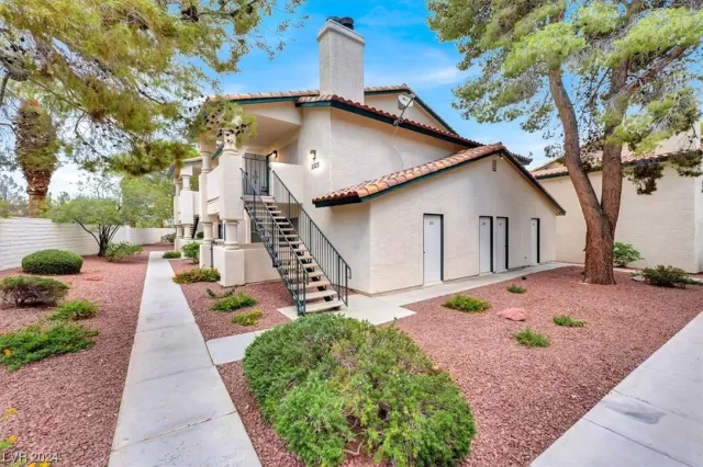 MLS: 2554006 Condo For Sale