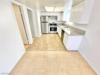 Photo #4: 2554108 Listing