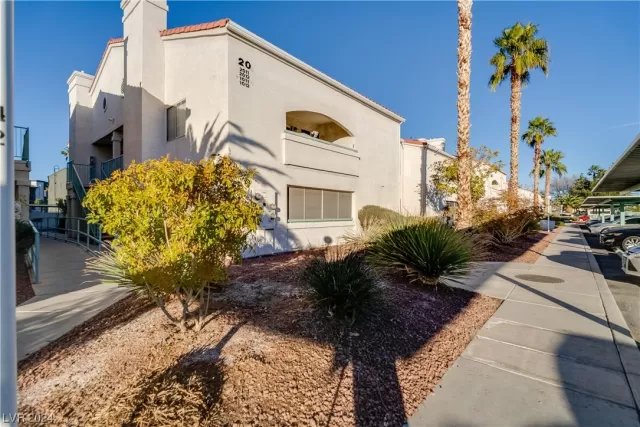 MLS: 2554137 Condo For Sale