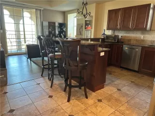 Photo #3: 2554157 Listing