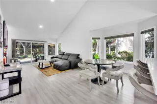 Photo #1: 2554199 Listing 