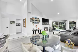 Photo #2: 2554199 Listing 