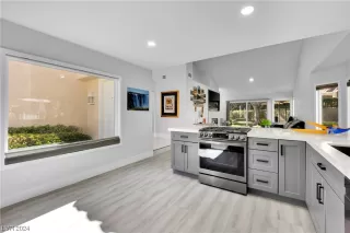 Photo #4: 2554199 Listing 