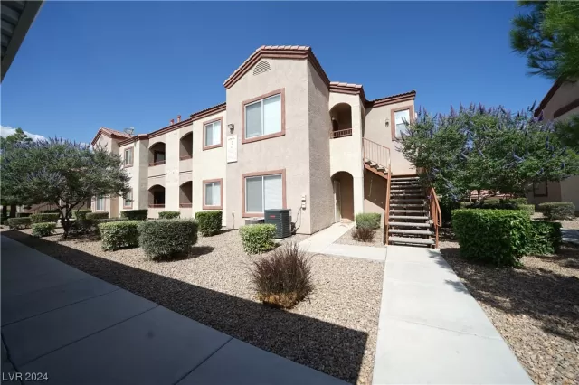 MLS: 2554206 Condo For Sale