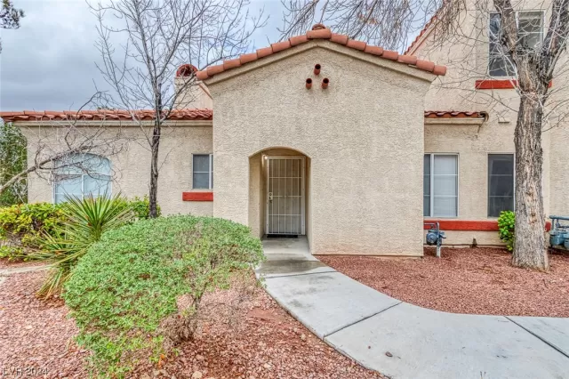 MLS: 2554295 Condo For Sale