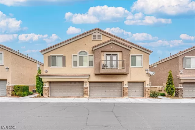 MLS: 2554327 Condo For Sale