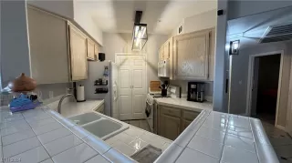 Photo #5: 2554329 Listing