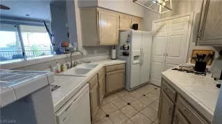 Photo #6: 2554329 Listing