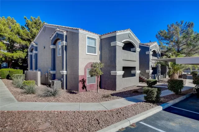 MLS: 2554338 Condo For Sale