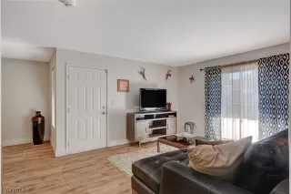 Photo #3: 2554338 Listing