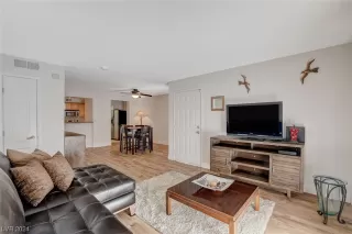 Photo #5: 2554338 Listing