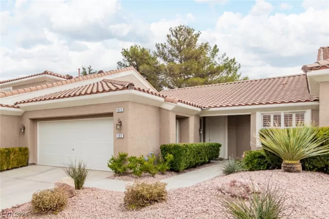 MLS: 2554351 Condo For Sale