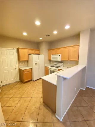 Photo #2: 2554386 Listing 