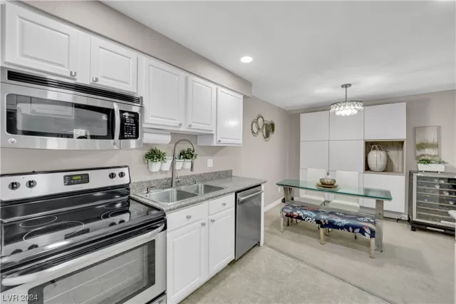 MLS: 2554413 Condo For Sale