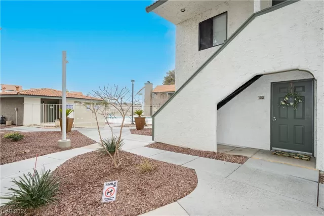 MLS: 2554416 Condo For Sale