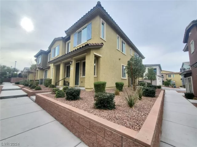 MLS: 2554432 Condo For Sale