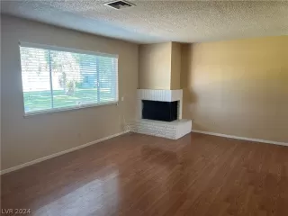 Photo #4: 2554442 Listing